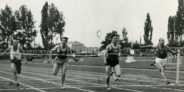 : Öffentliche Kuratorenführung in der Ausstellung „Sportstadt Erfurt“